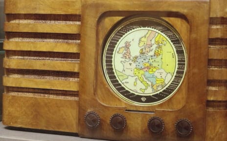 VEF radio