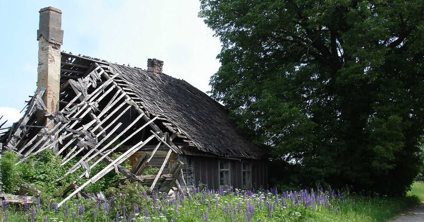 veca māja